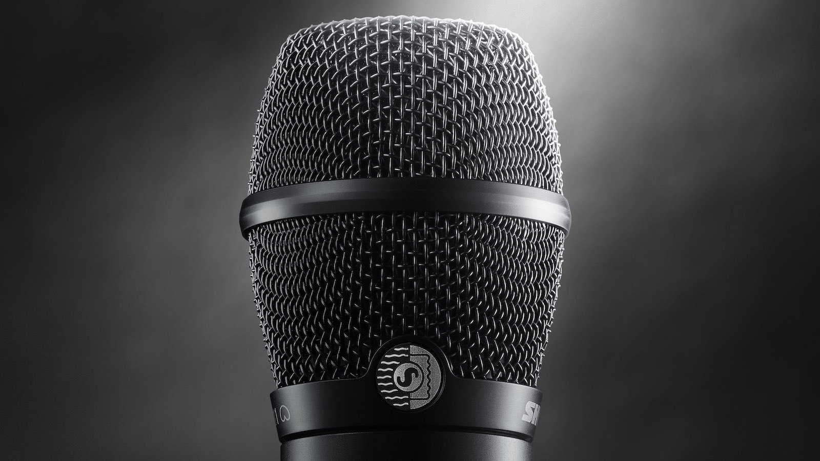 “Unplugged and Unrestricted: The Advantages of Wireless Shure Microphones”
